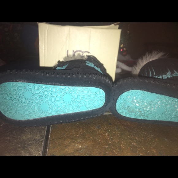 Infant size large fringe Ugg’s! So cute - Picture 2 of 5